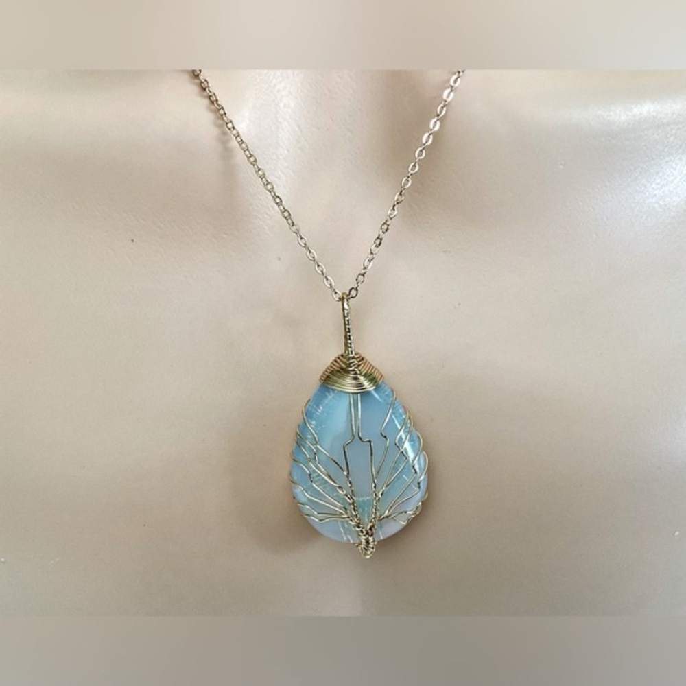 New! Tree of Life Gold Wire Stone Gold Chain Included